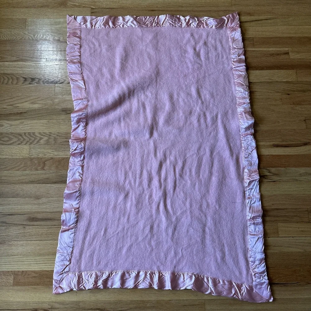 Vintage Satin Trim Acrylic Baby Blanket Pink Retro Crib 48